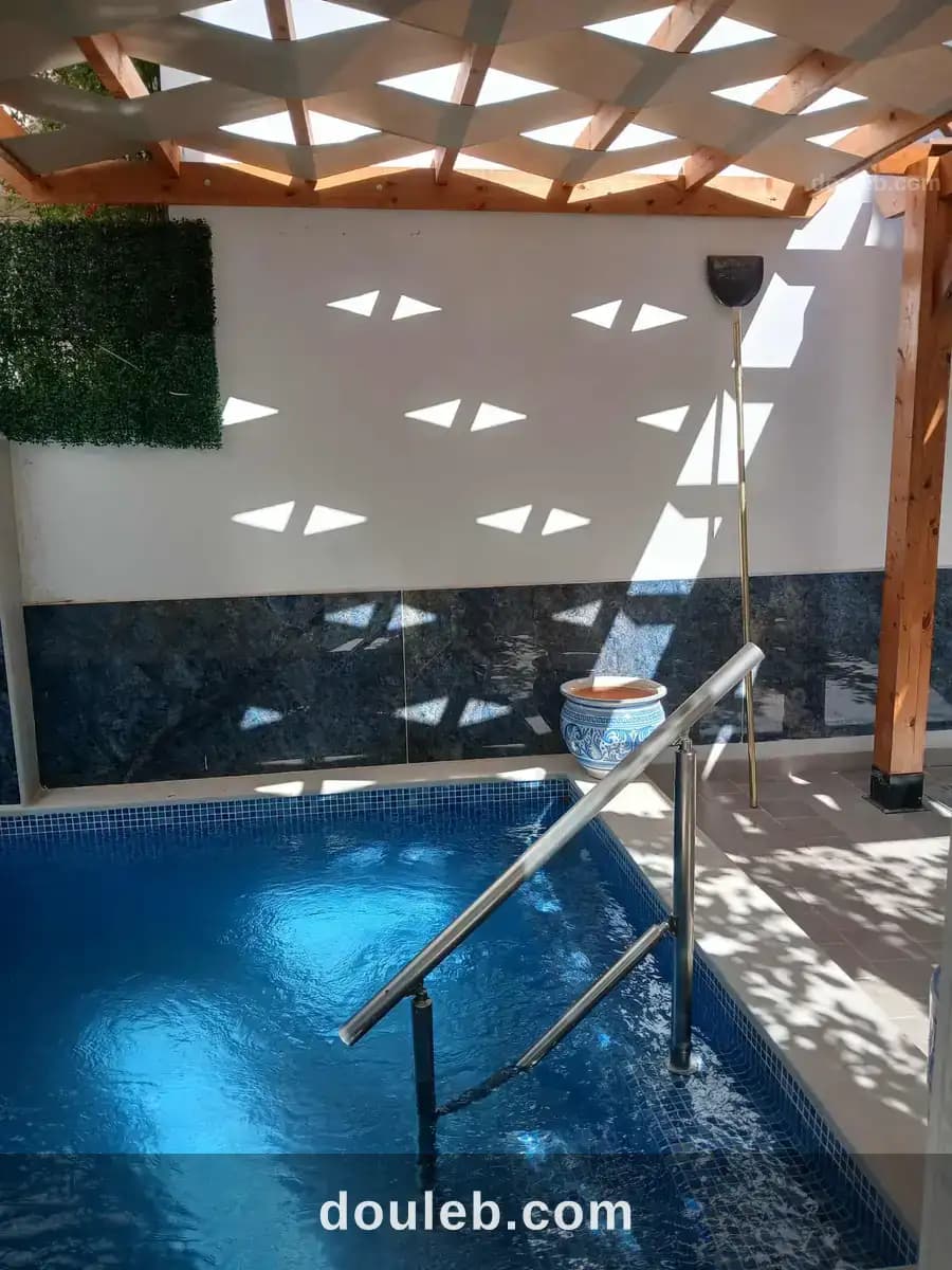 Belle villa s 3 avec piscine à Tunis