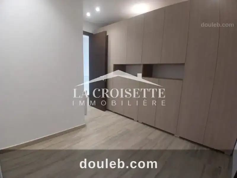 Duplex s3 avec piscine à la marsa mdl0695 - Miniature 4