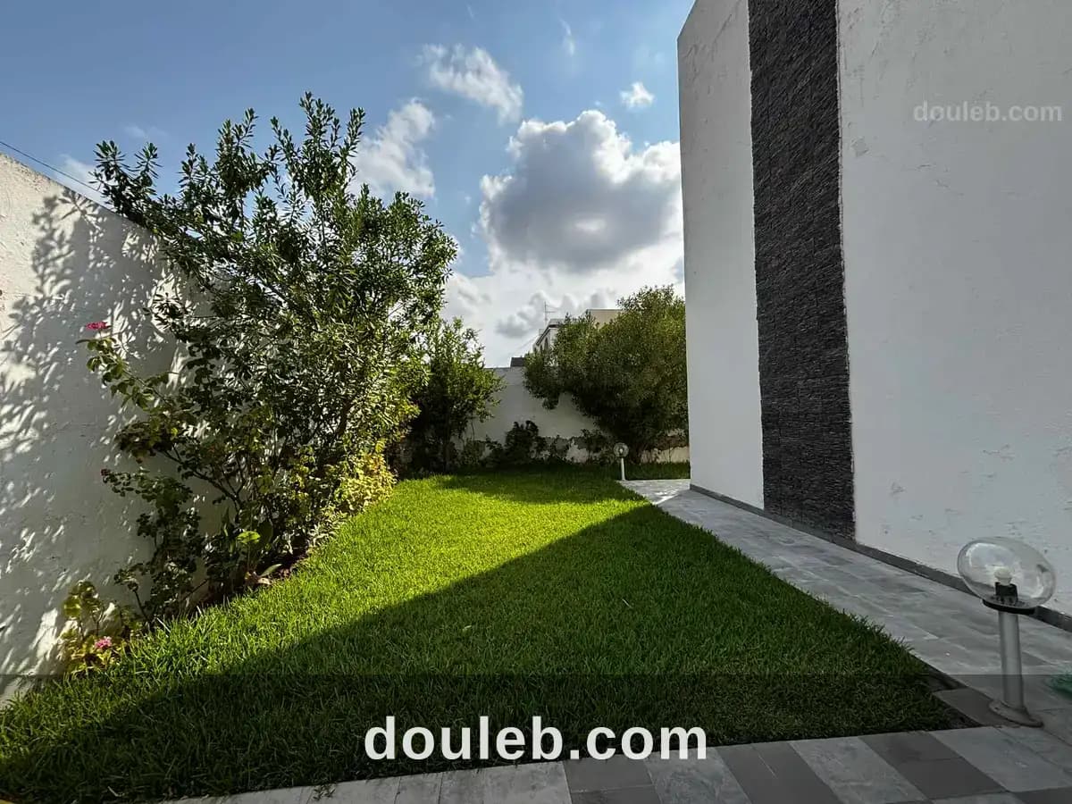 Villa moderne avec jardin à la soukra - Miniature 5