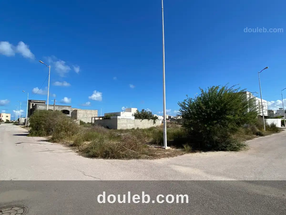 Terrain de coin solimar plage ejjahmi à Ben Arous