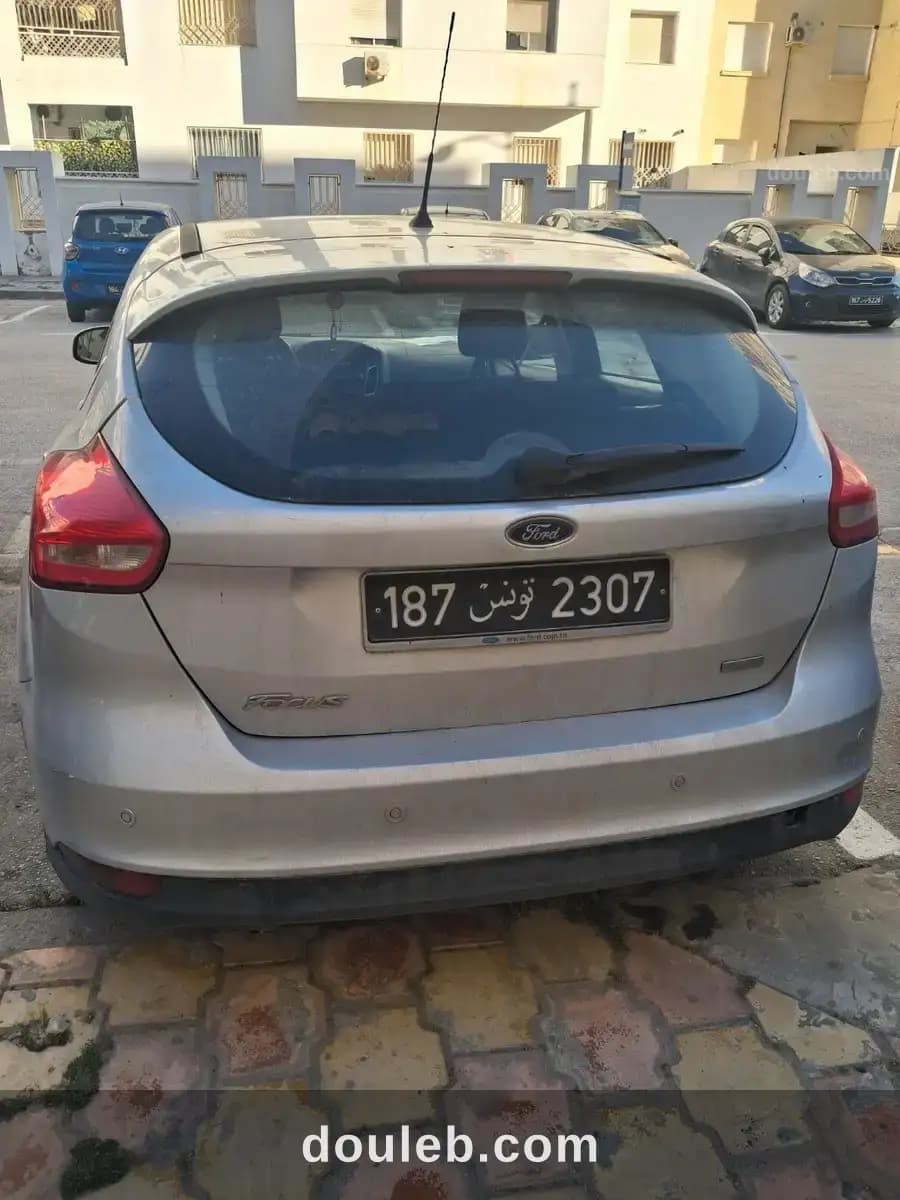 Ford focus en bon état premiére main année 2016 à Ariana