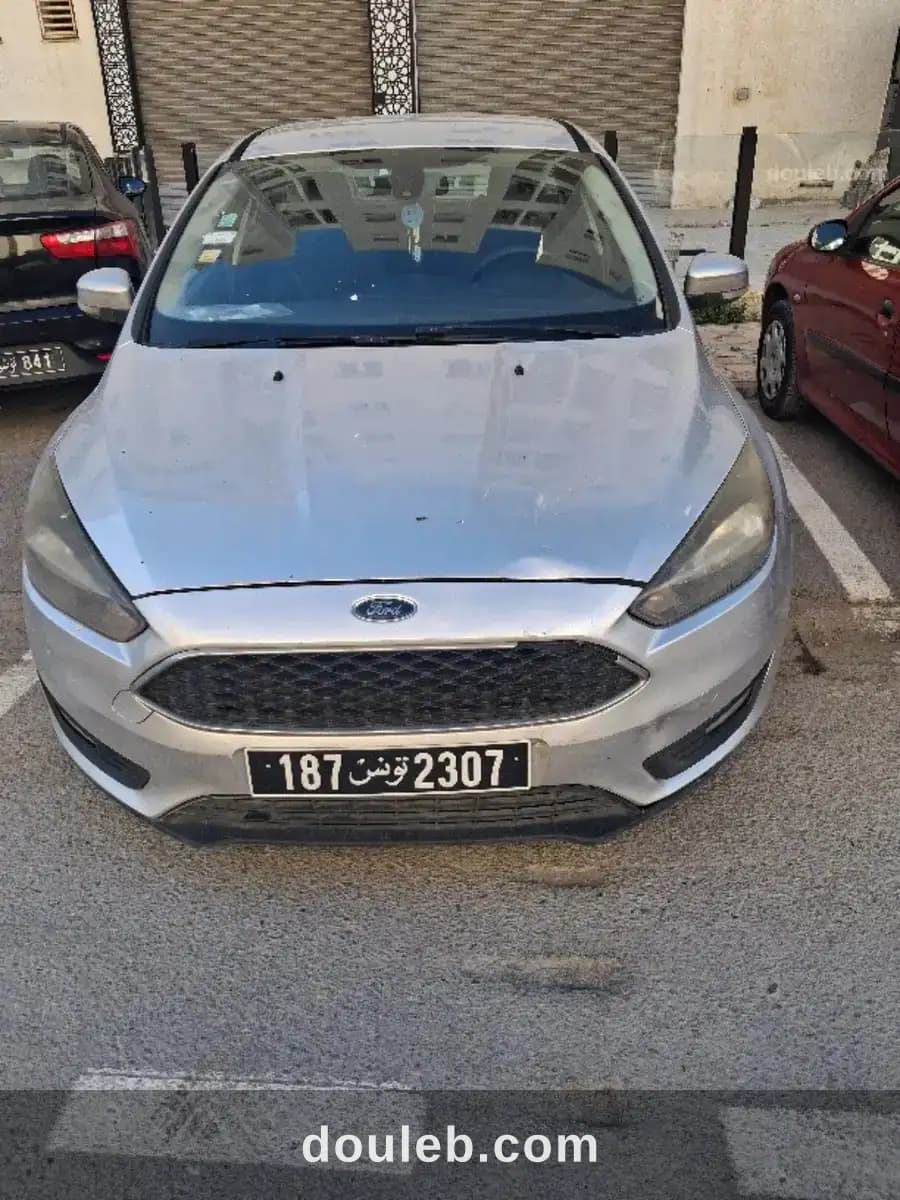 Ford focus en bon état premiére main année 2016 - Miniature 2