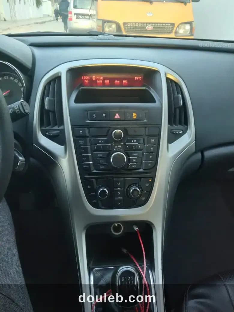 Belle occasion opel astra j - Miniature 3