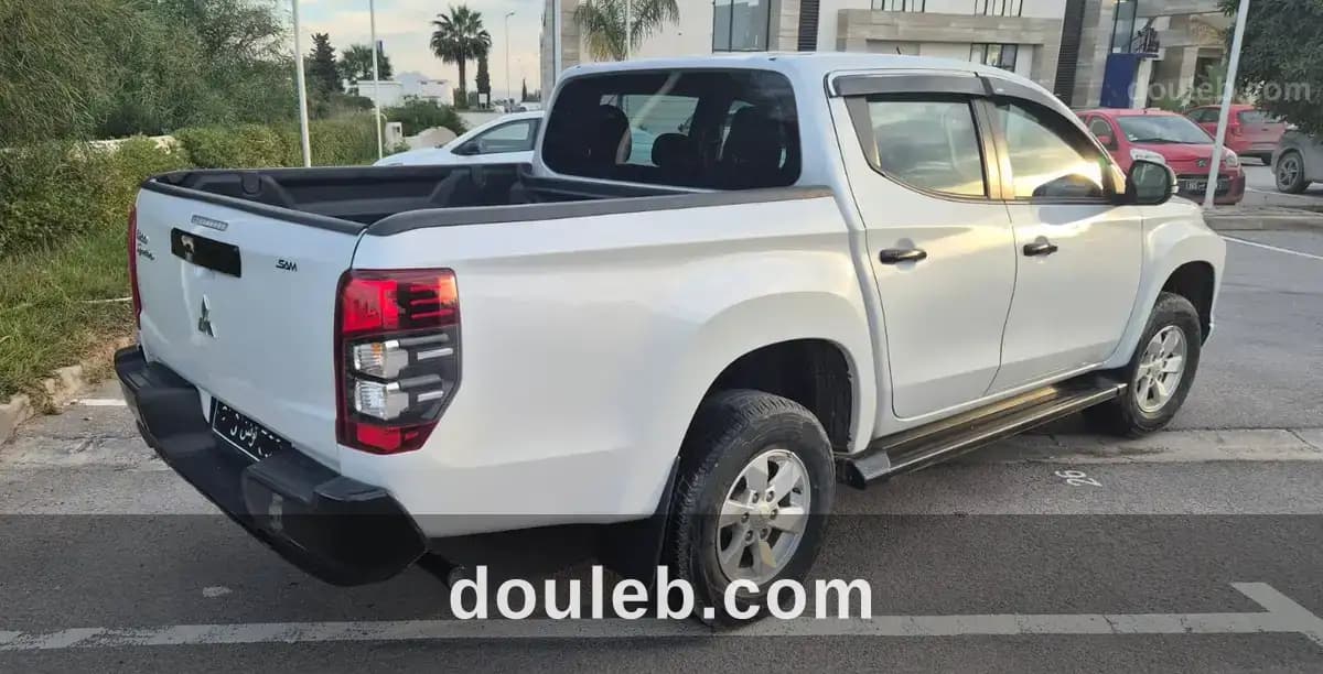 Mistsubishi l200 did boite auto - Miniature 5