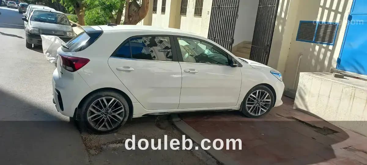 Kia rio gt line 1 ère main particulier - Miniature 2