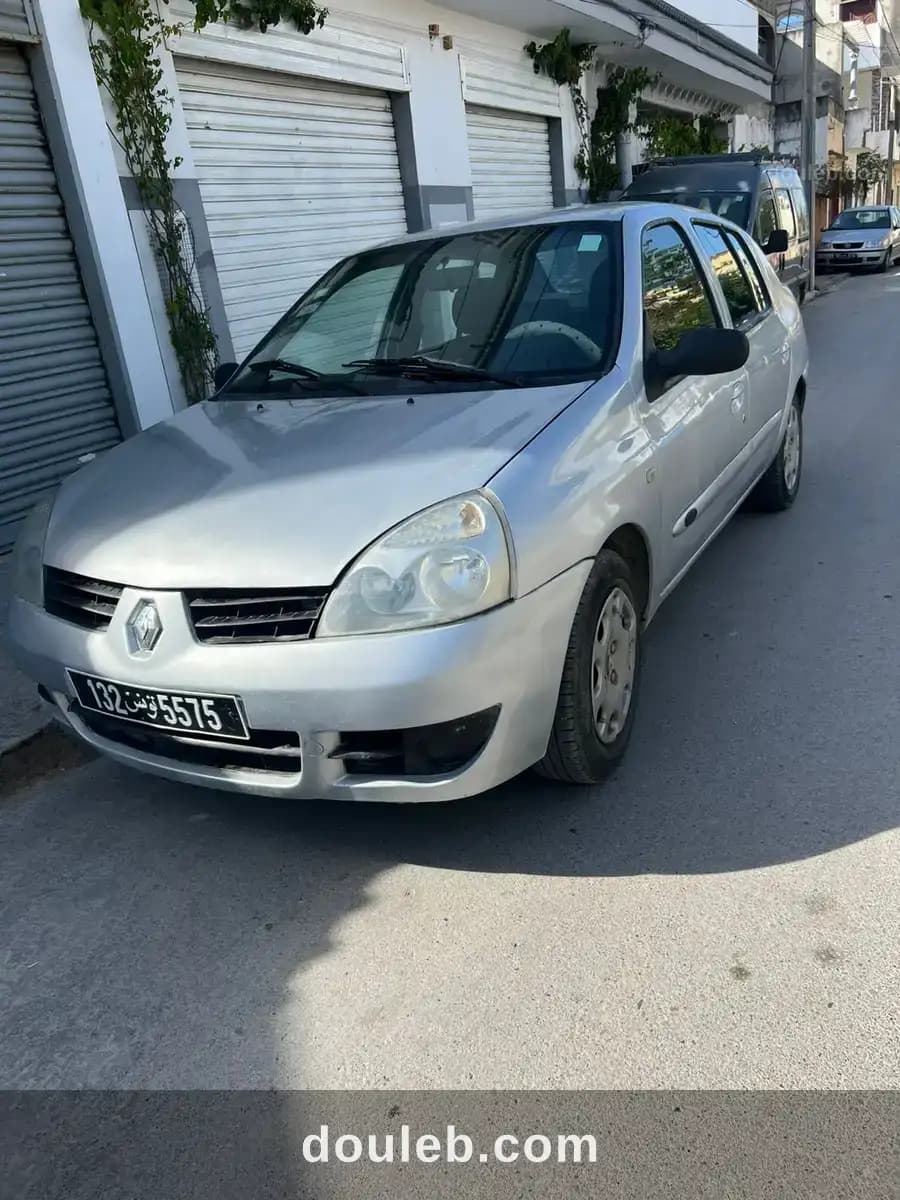 Renault clio à Bizerte