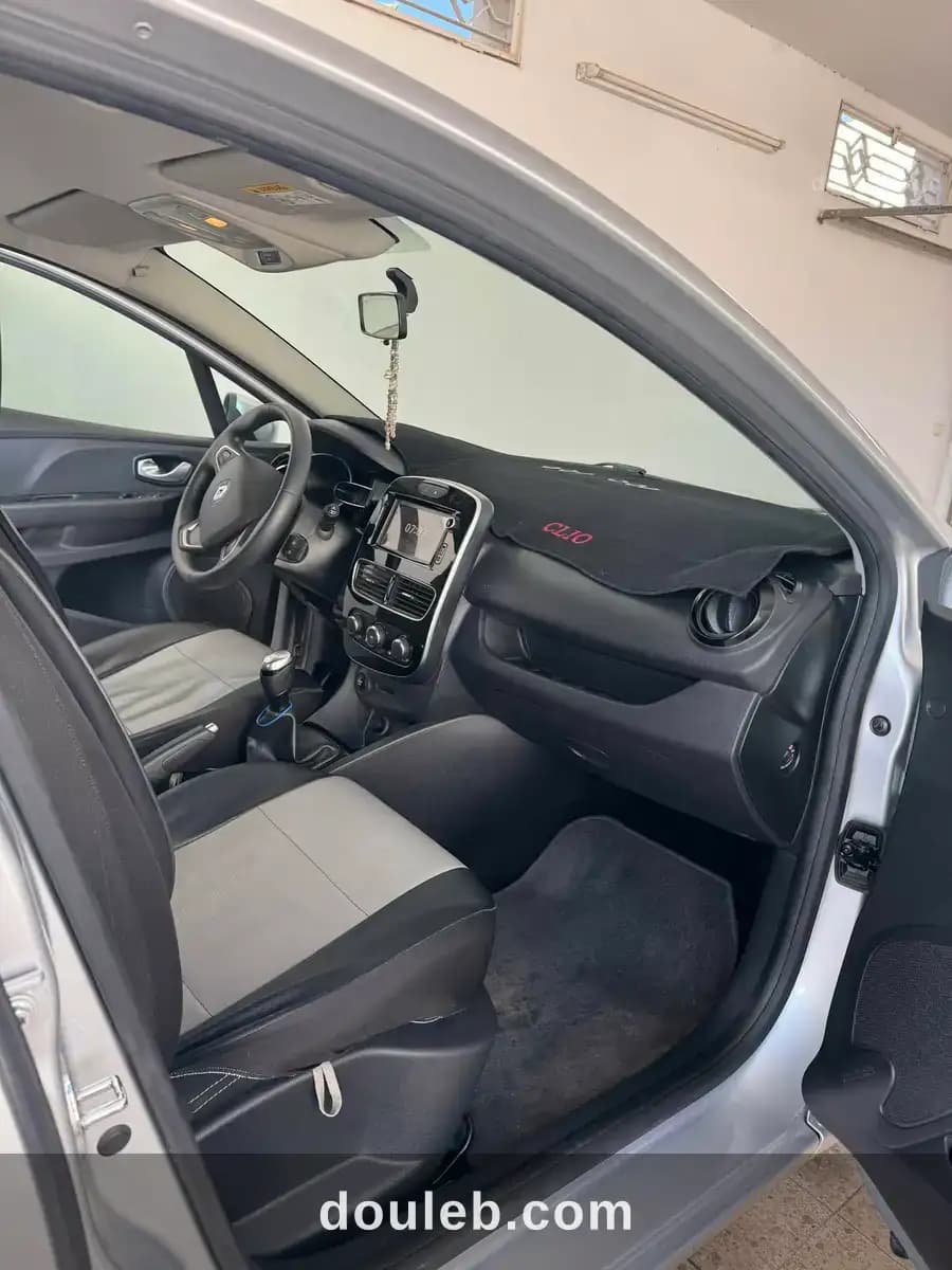 Renault clio tce - Miniature 3