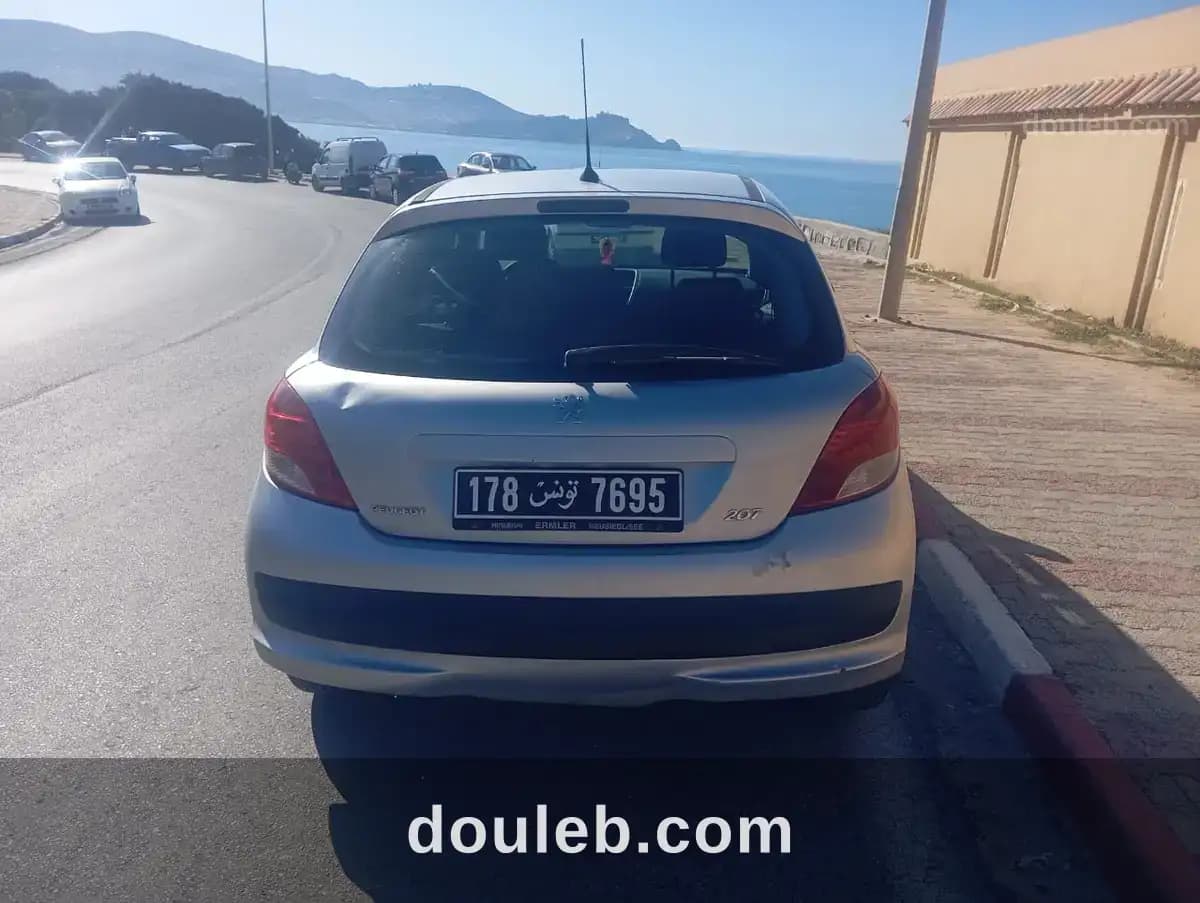 Peugeot 207 à Jendouba