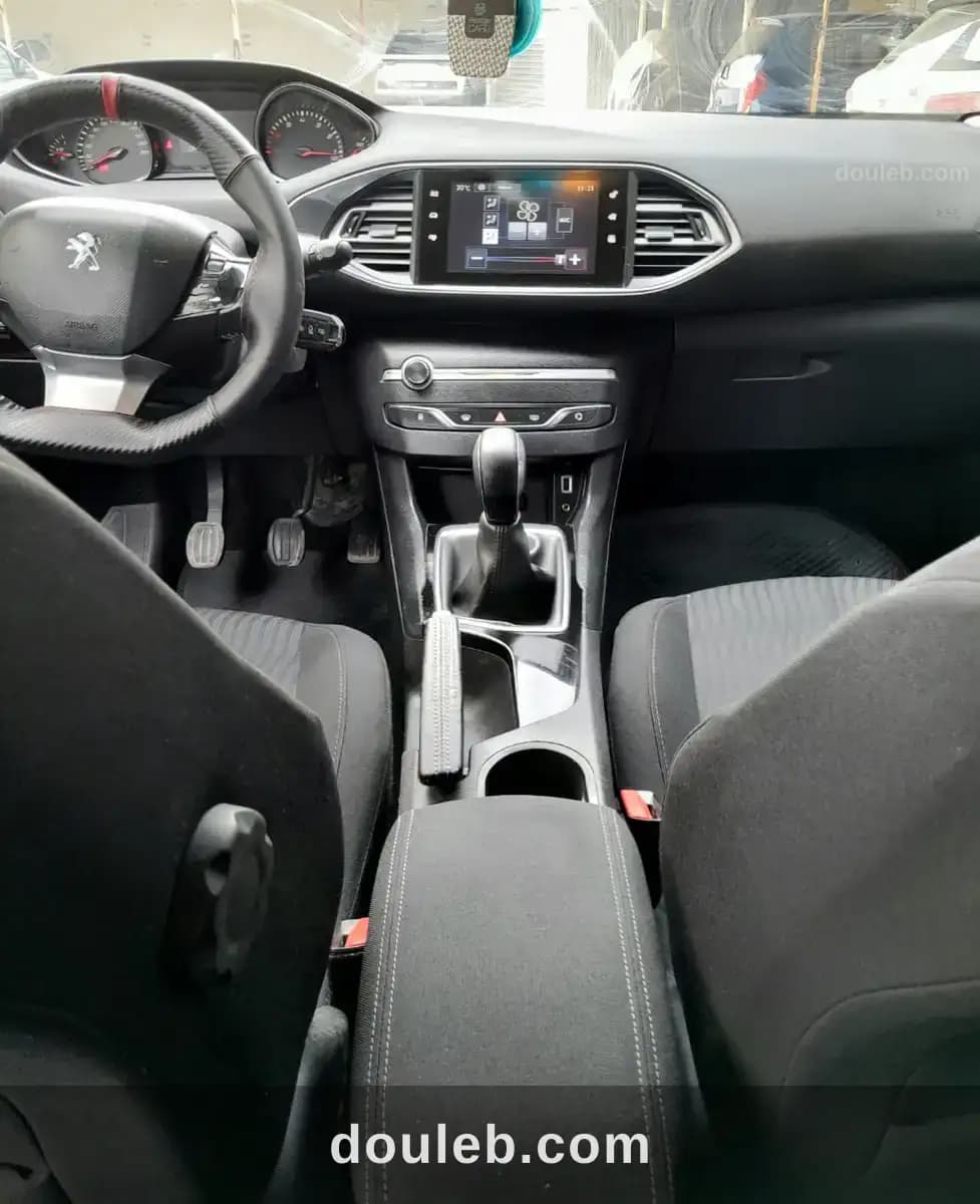 Peugeot 308 excellent état - Miniature 4
