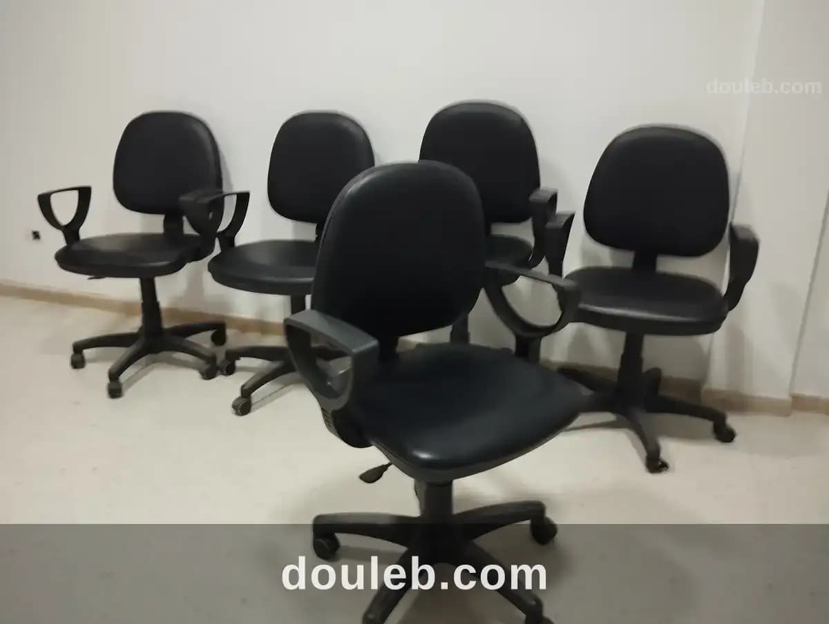 Six chaises de bureau informatique à Sfax