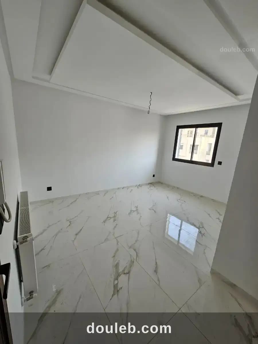 S plus deux très propre et lumineux à l'aouina à Tunis