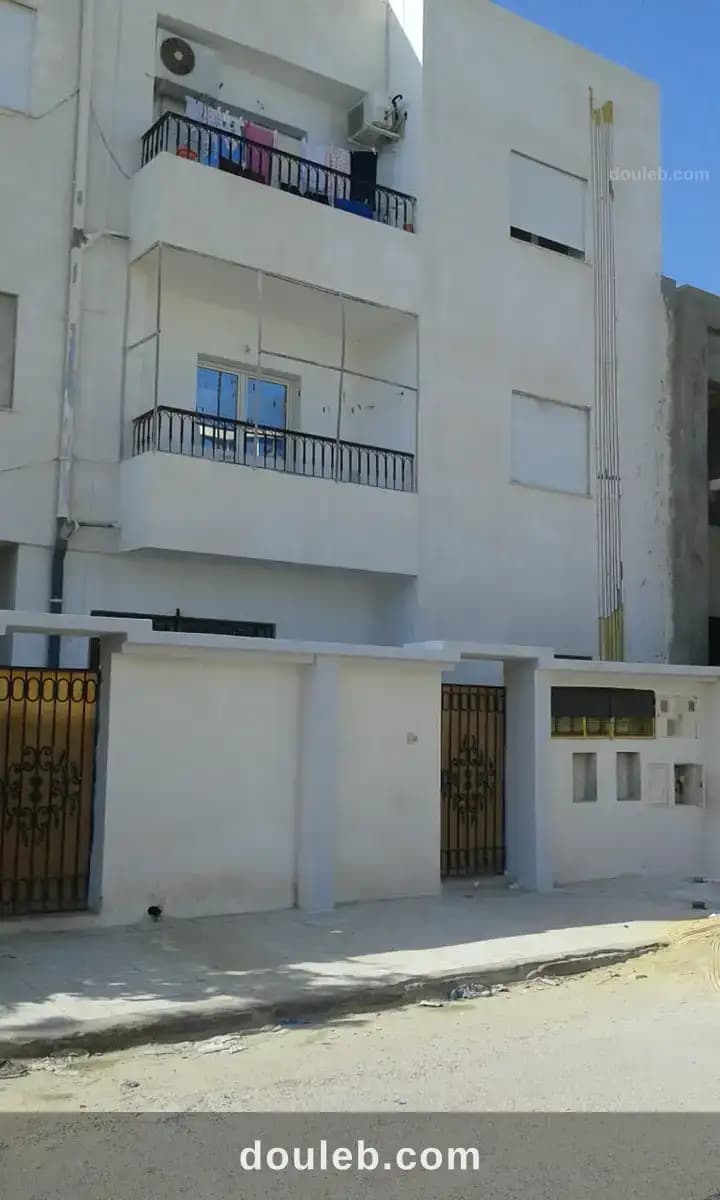 Appartement calme et bien placè à Ben Arous