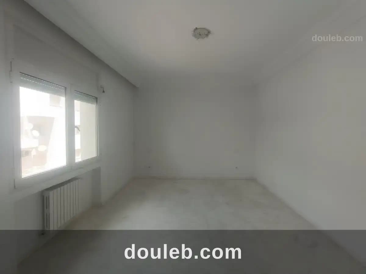 Bonne affaire appart s2 avec pkg ss sol et cellier à Tunis