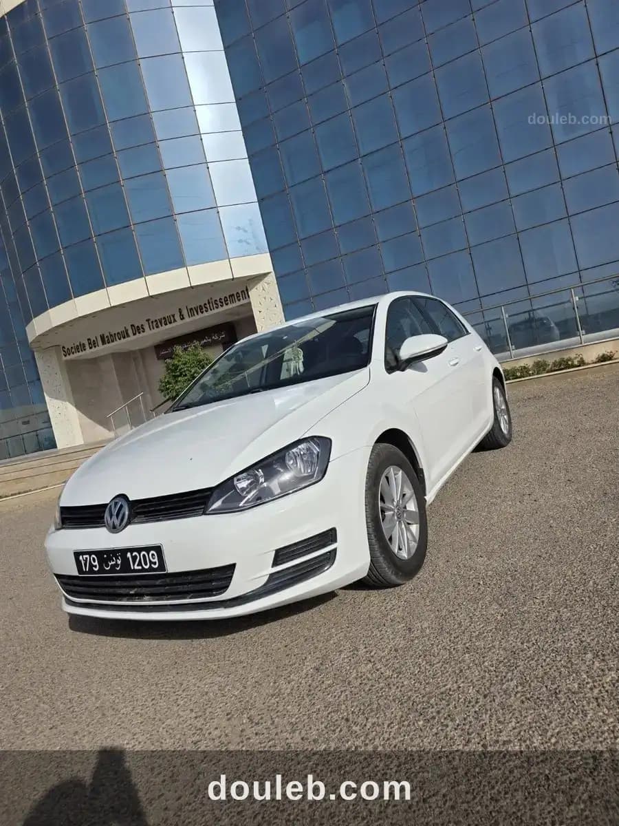 Golf 7 en très bon état à Kébili