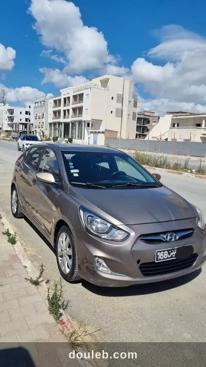 Hyundai accent - Miniature 3