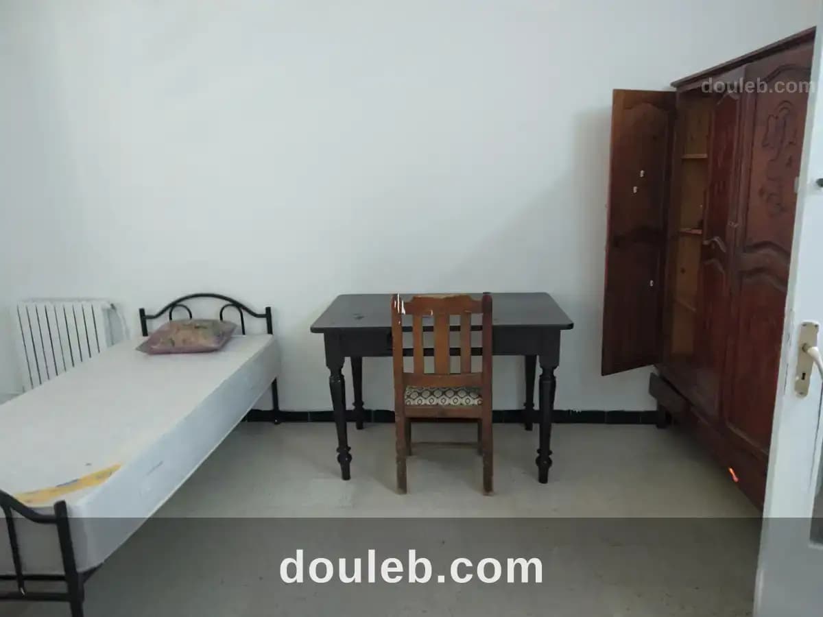 Chambre indiv pr fille à Tunis