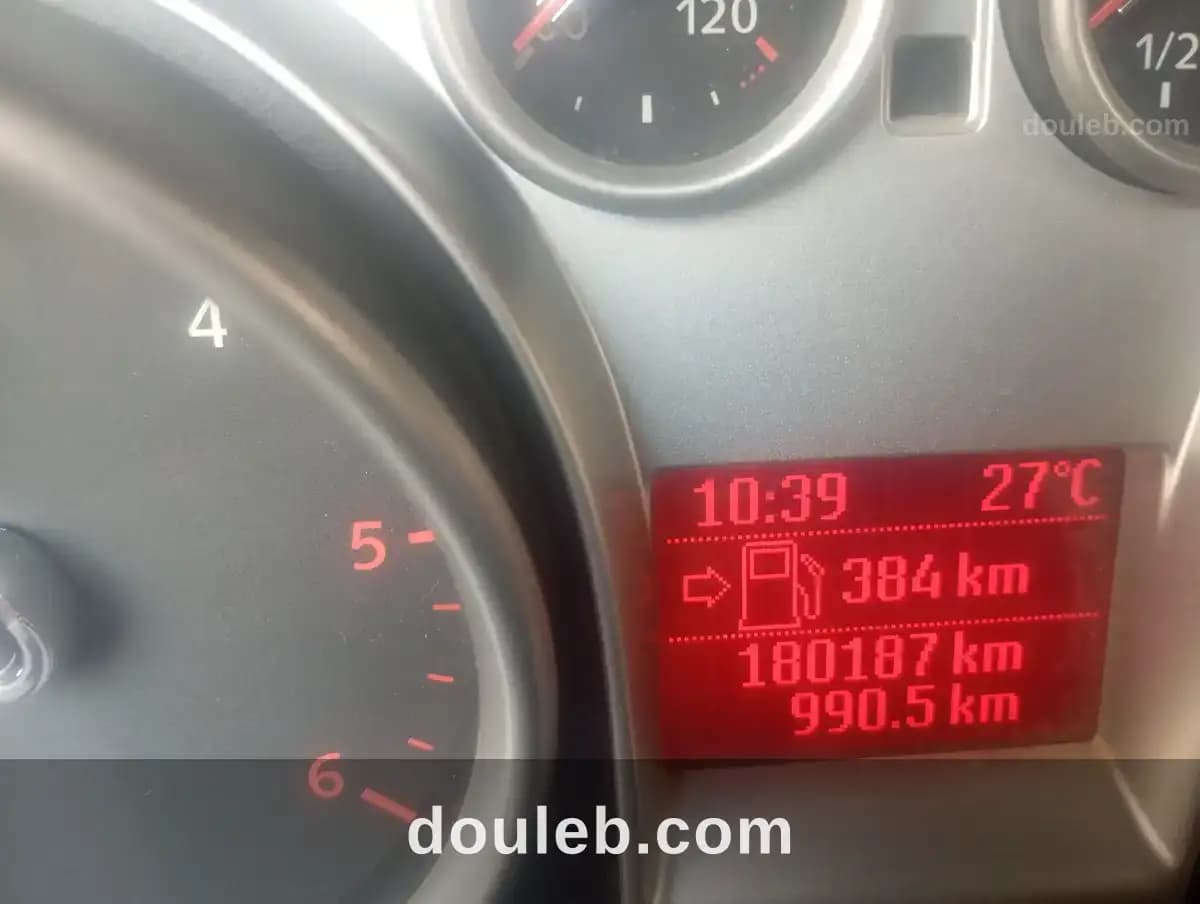 Ford focus propre - Miniature 2