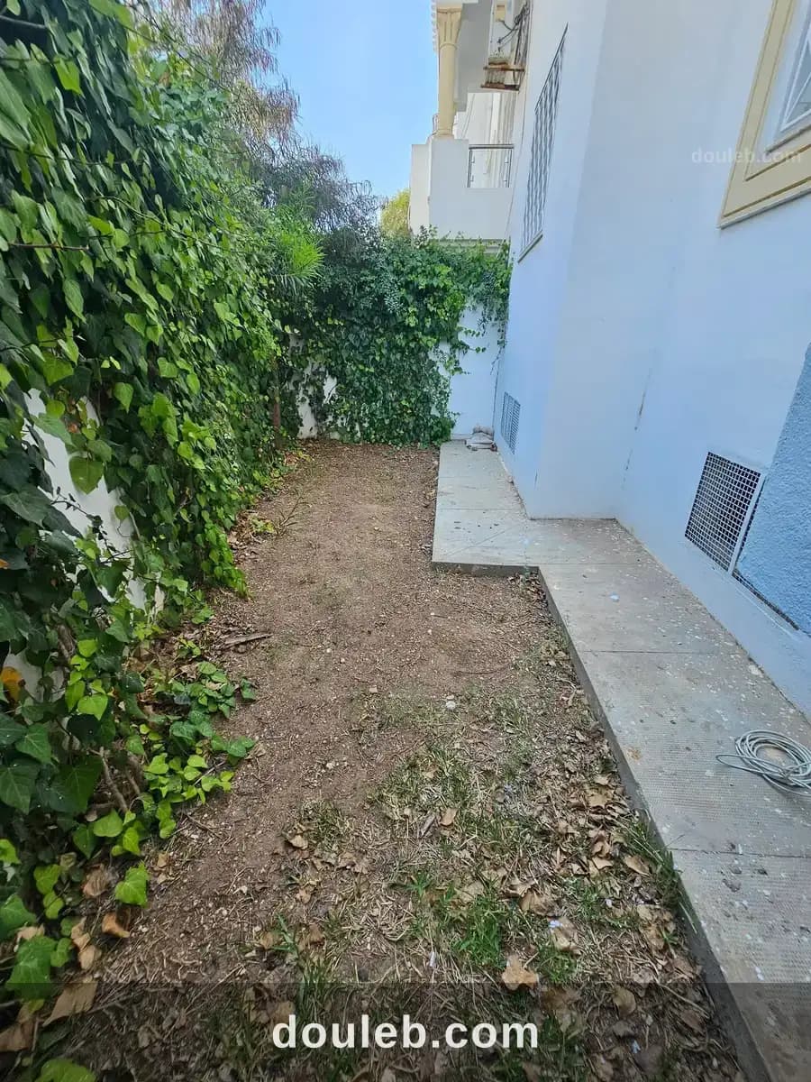 S2 avec jardin 1400d ennasr 2 à Ariana