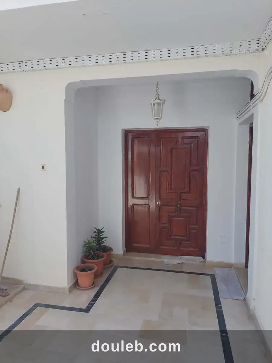 Etage rdc s 2 à Tunis