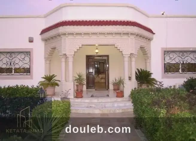 Soukra chotrana2 loc villa de maitre à Ariana