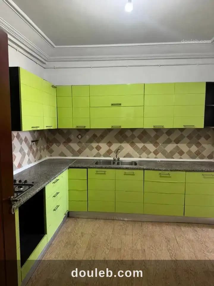 Appartement m4 en face métro à Ben Arous