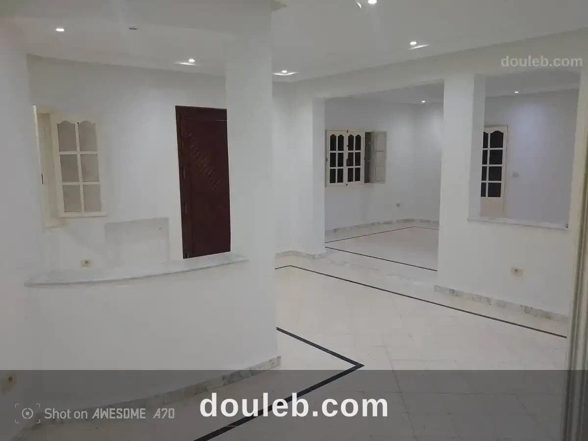 Ennkhilette loc etage s4 de villa à Ariana