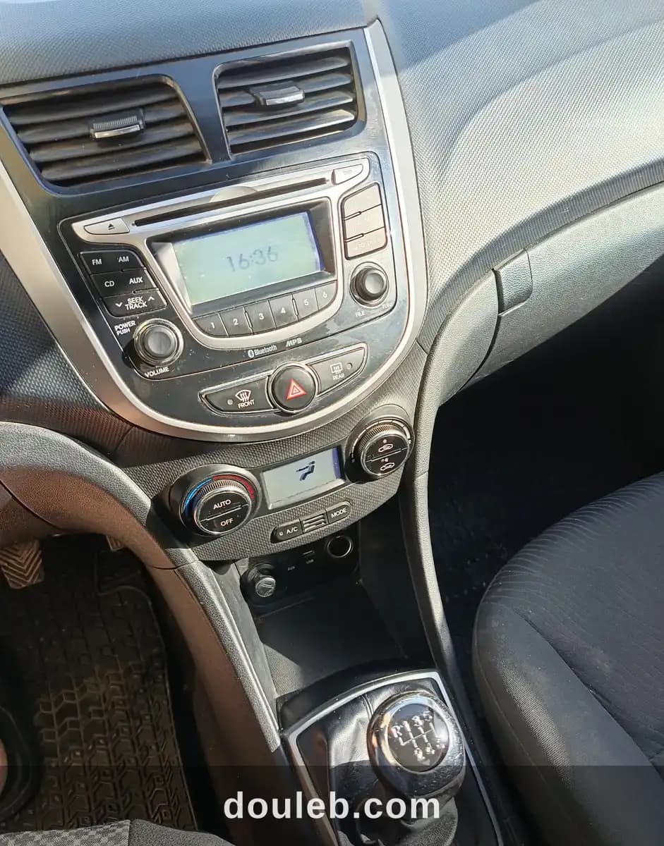 Hyundai accent - Miniature 4