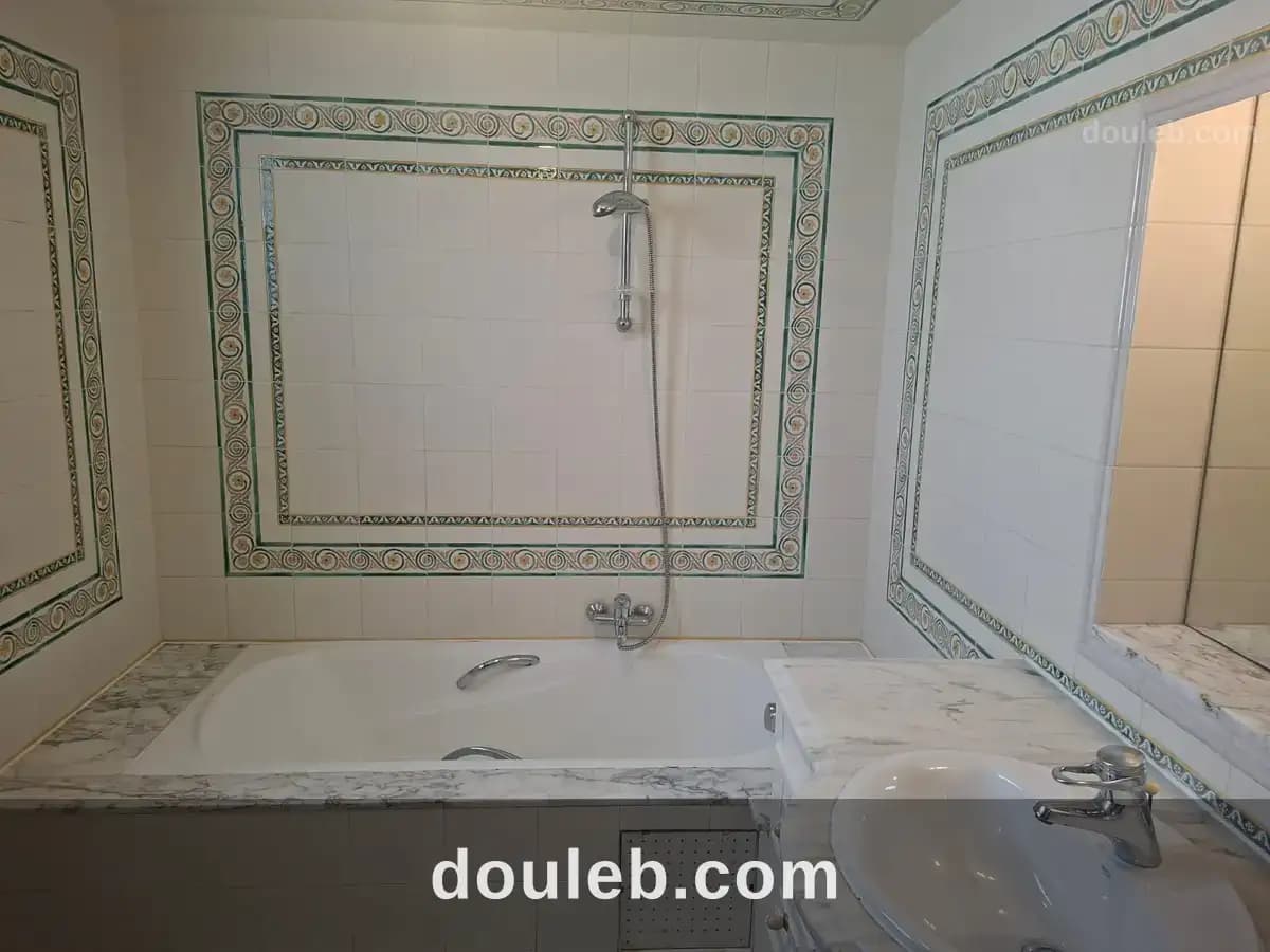 Villa s plus 4 à la marsa à Tunis