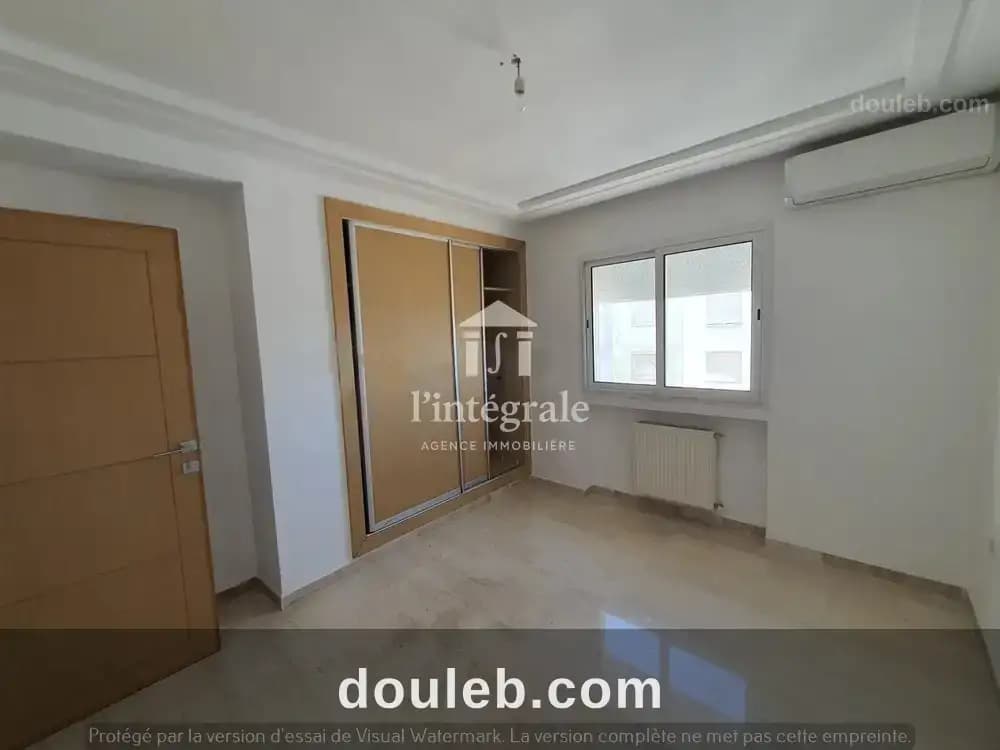 Superbe appartement s2 avec vue imprenable à Ariana