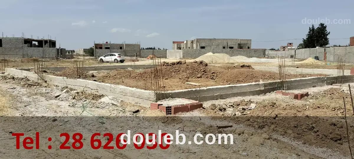 Terrain 1000 m cloturé bejaoua 1 oued ellil à Manouba