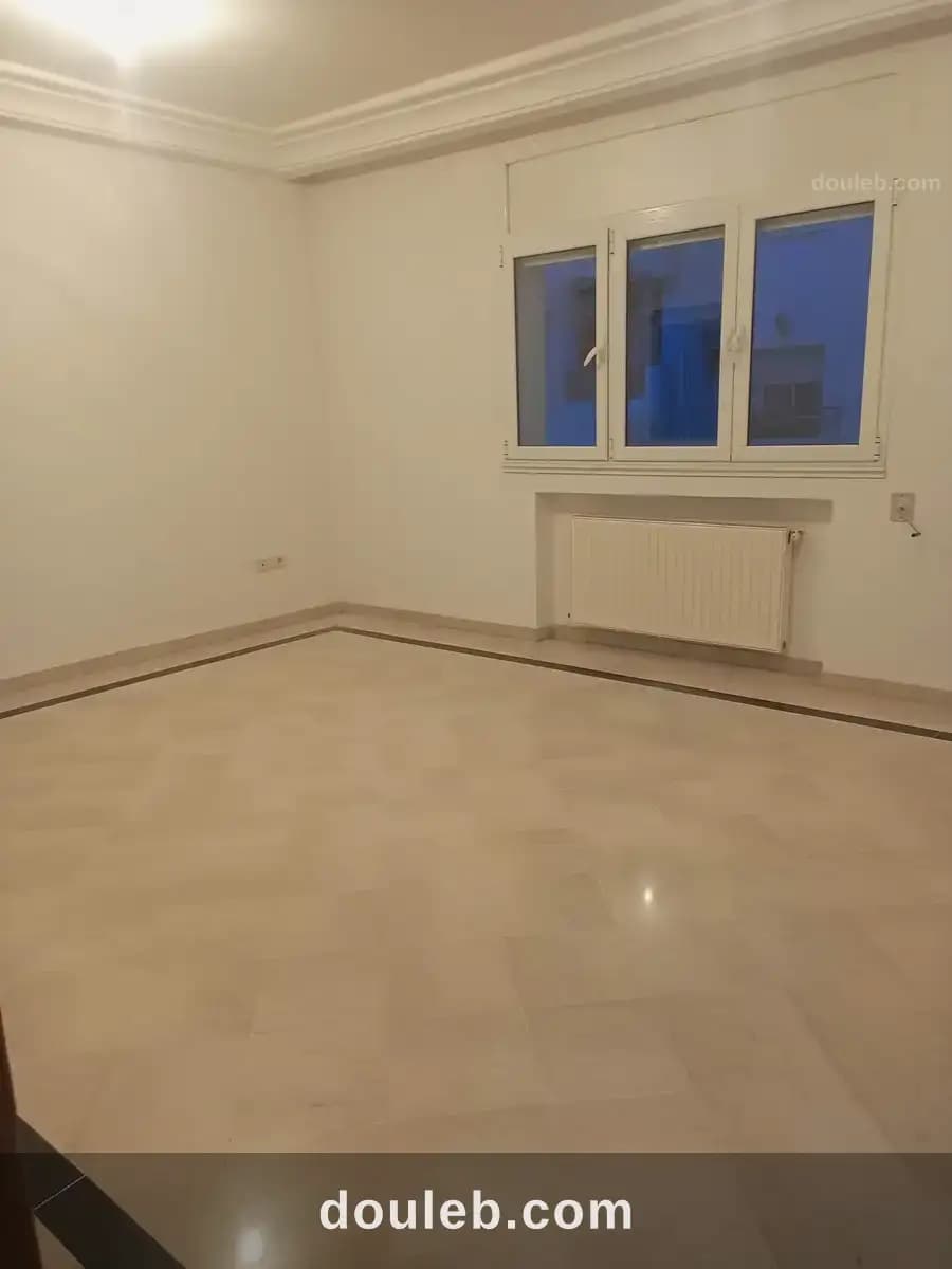Joli appartement s1 avec parking - Miniature 2
