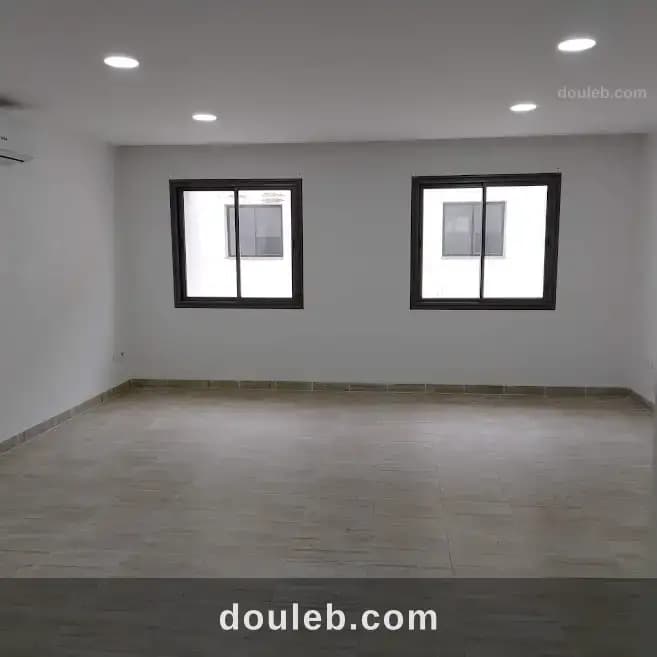 Joli bureau s1 au lac 3 kram à Tunis