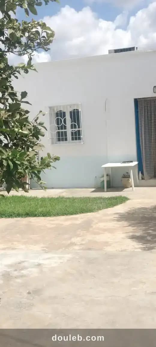Maison avec un piscine 800m2 - Miniature 5