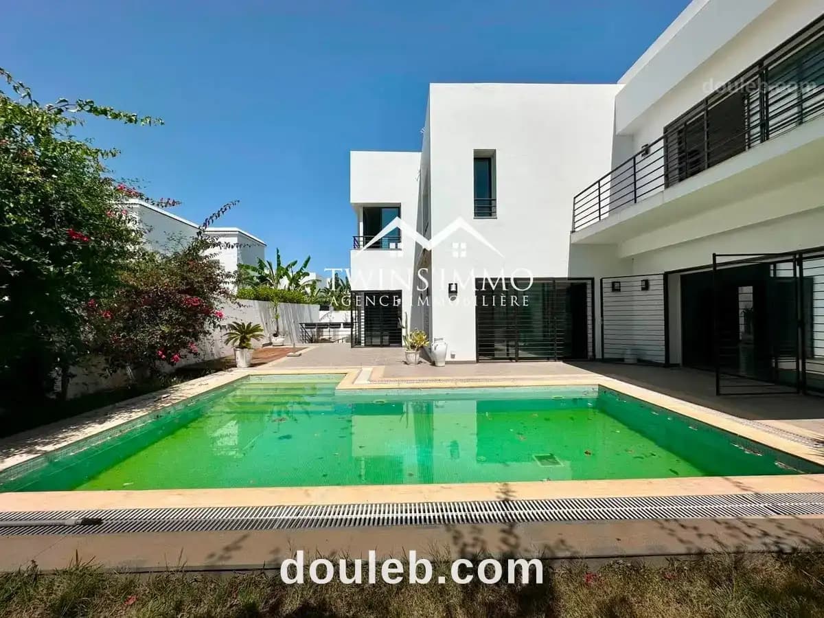 Villa s5 avec piscine à gammarth touristique à Tunis