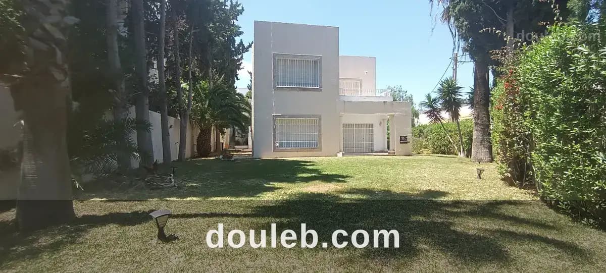 Villa avec un grand jardin à notre dame à Tunis