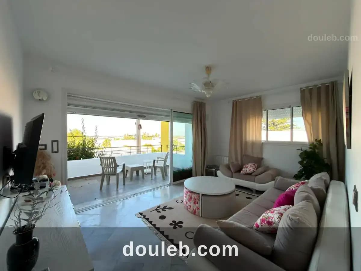 Appart s2 meublé avec terrasse à menzah 5 à Ariana