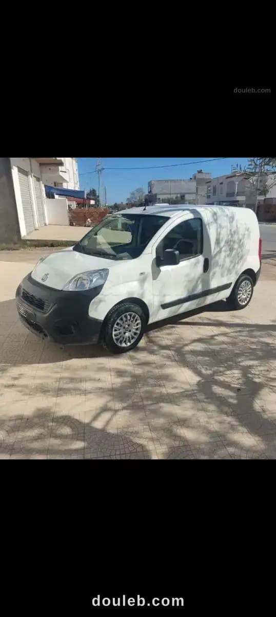 Av très belle fiat fiorino comme neuve à Nabeul