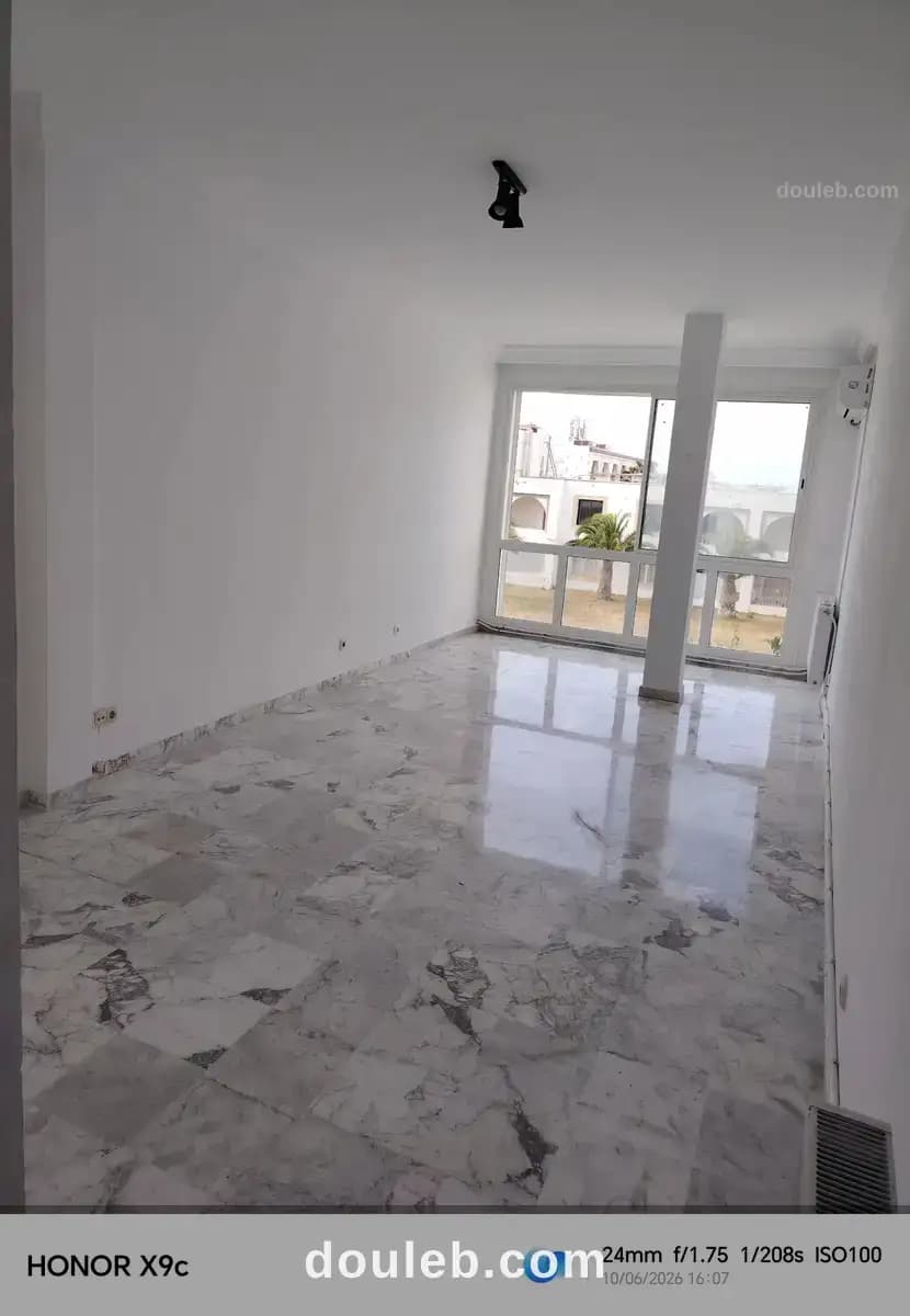 Grand s1 balcon et parking gammarth - Miniature 2