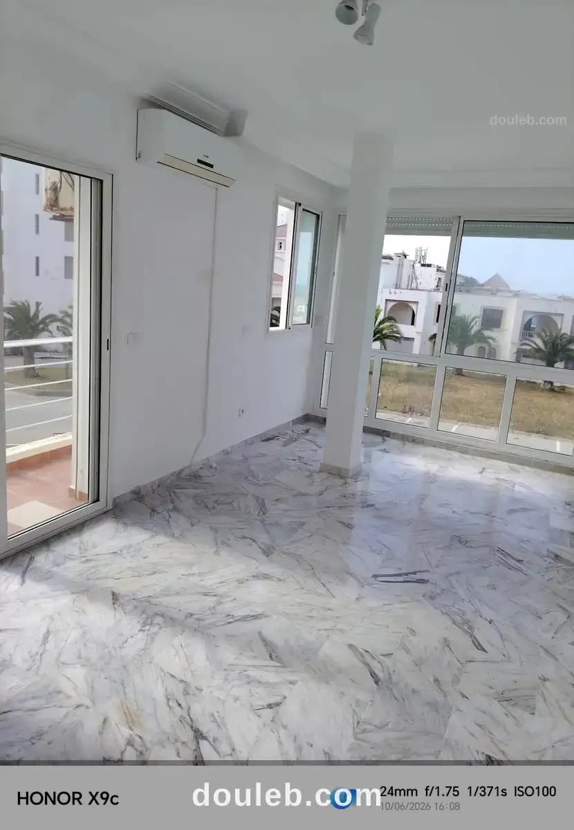 Grand s1 balcon et parking gammarth - Miniature 4