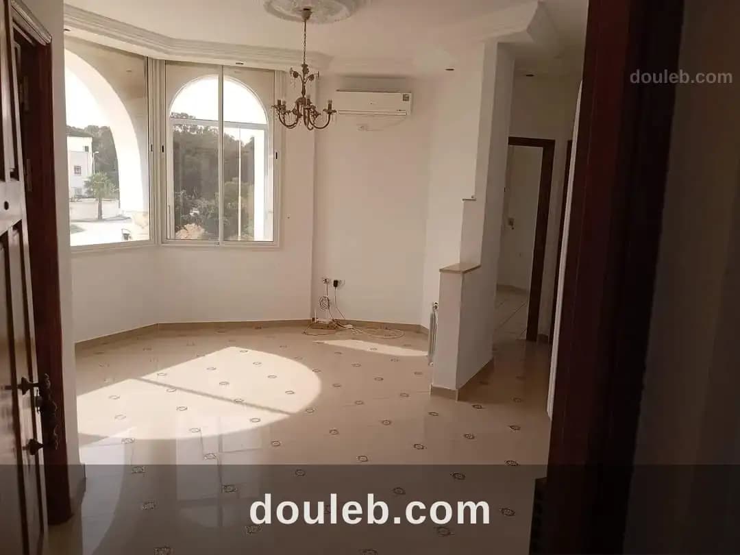 S2 hs à l'étage d'une nouvelle villa à Tunis