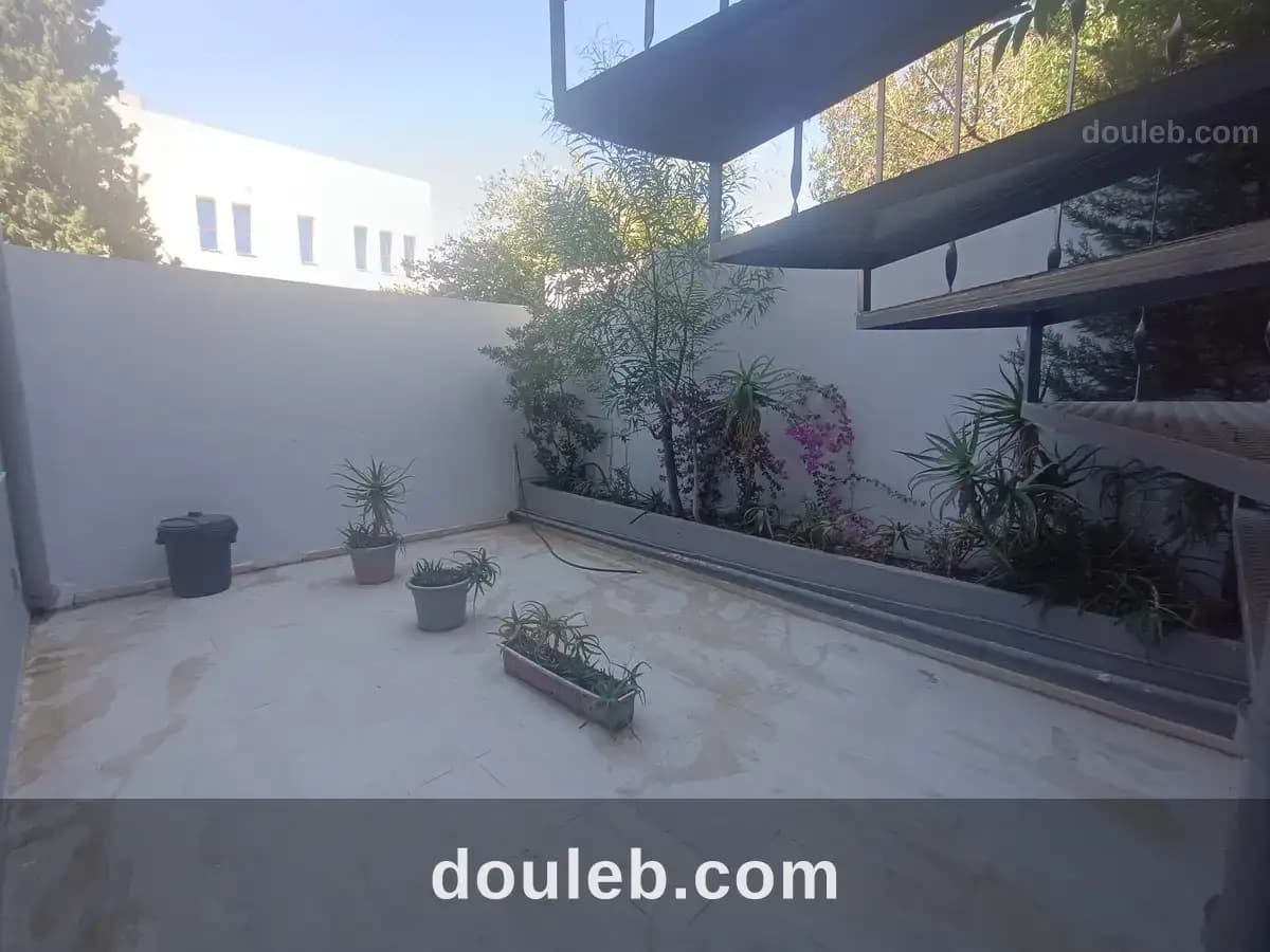 Open space avec terrasse privative - Miniature 3