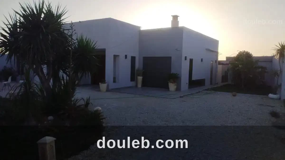 Villa avec grand jardin à borj touil à Ariana