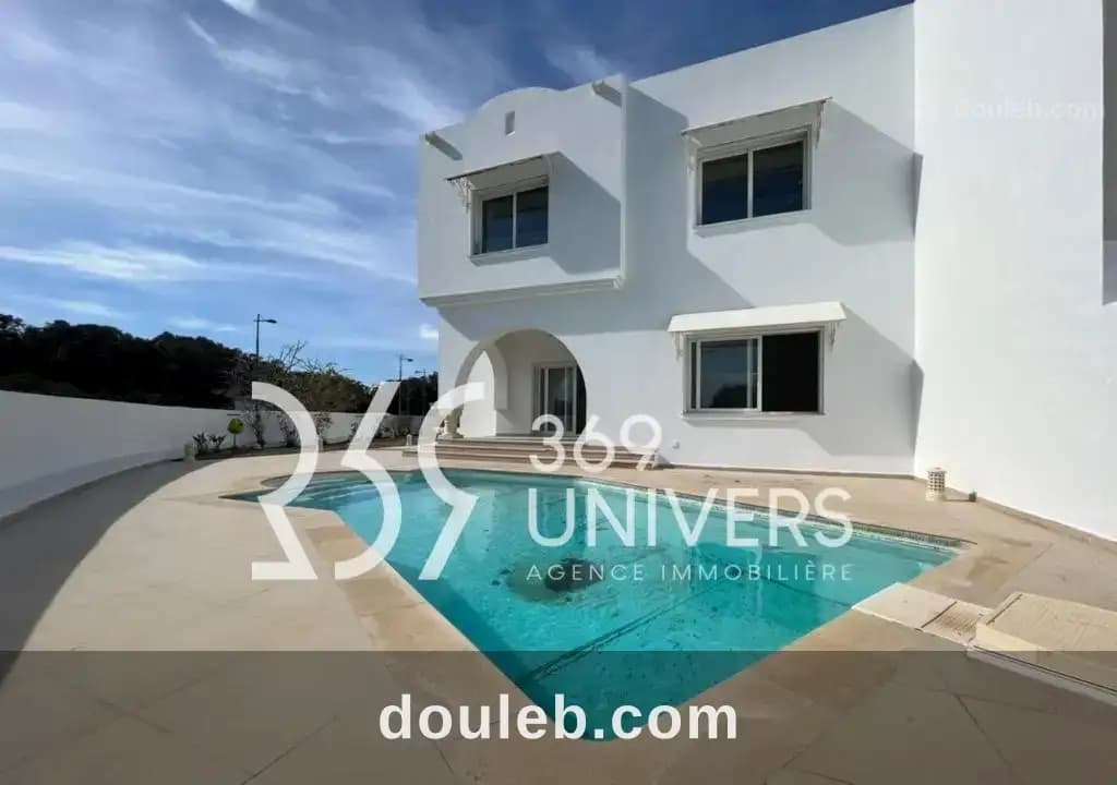 Villa avec piscine à gammarth ref rh017 à Tunis