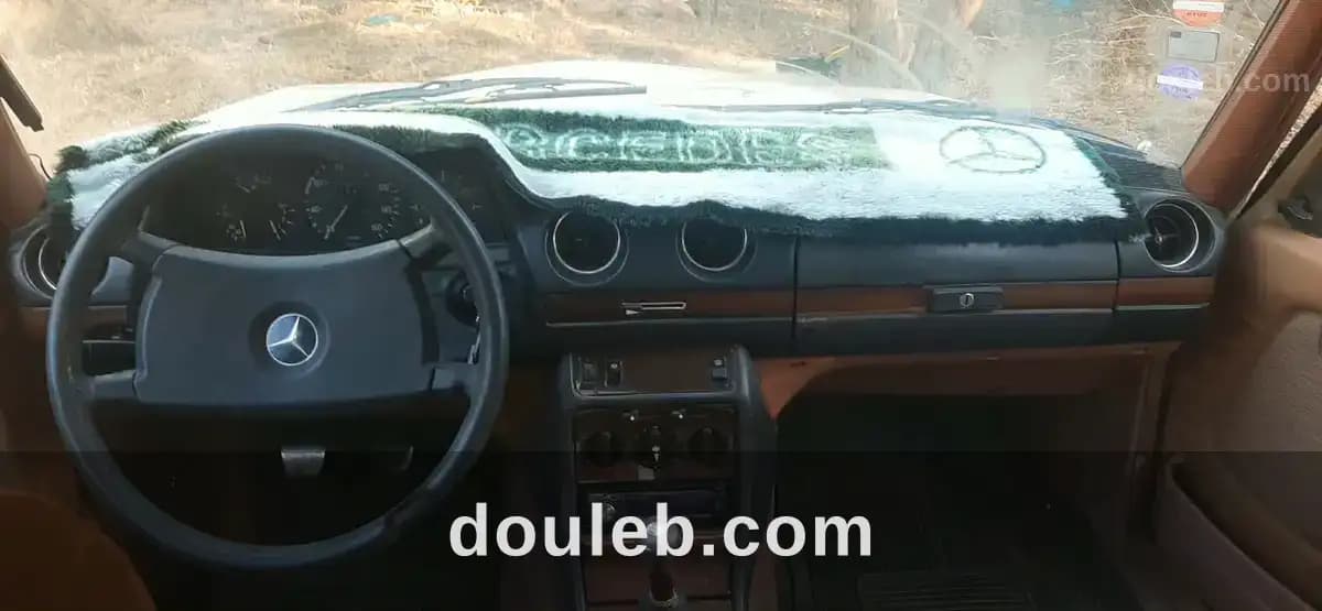 Mercedes 240d - Photo 1