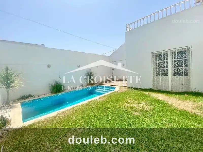 Villa s5 avec piscine à gammarth mvl0117 à Tunis