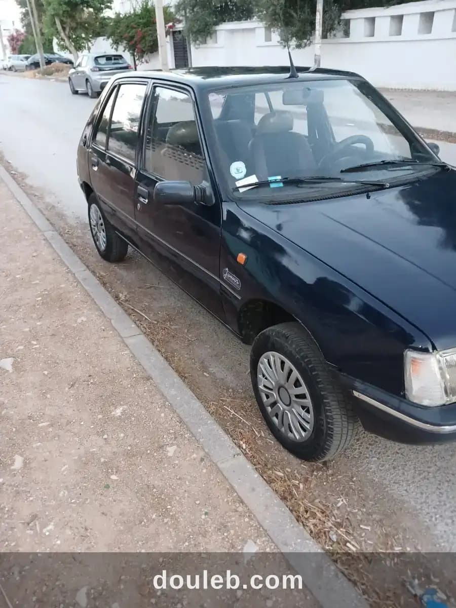 Voiture économique - Miniature 4