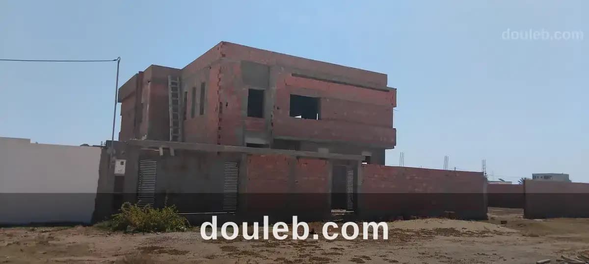 Carcasse de villa spacieuse à sfax - Miniature 5