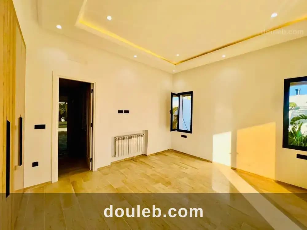 V625 villa prada 1 s - Miniature 3