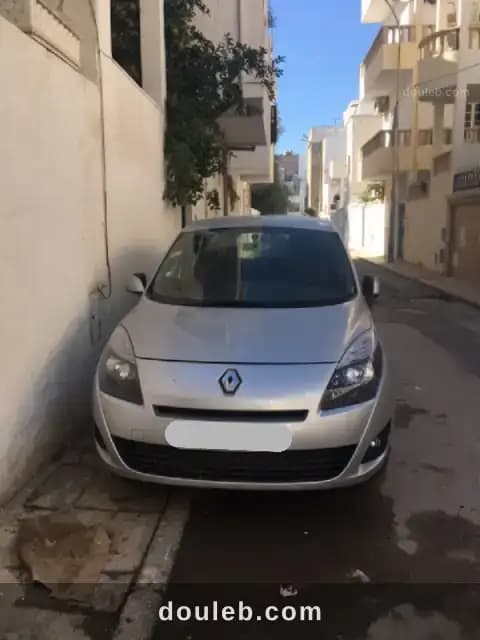 Renault grand scénic à Tunis