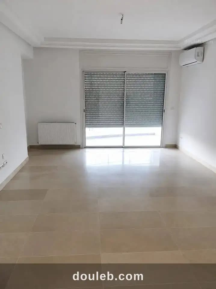 Agréable appt s2 haut stg cité ennasr 2 à Ariana